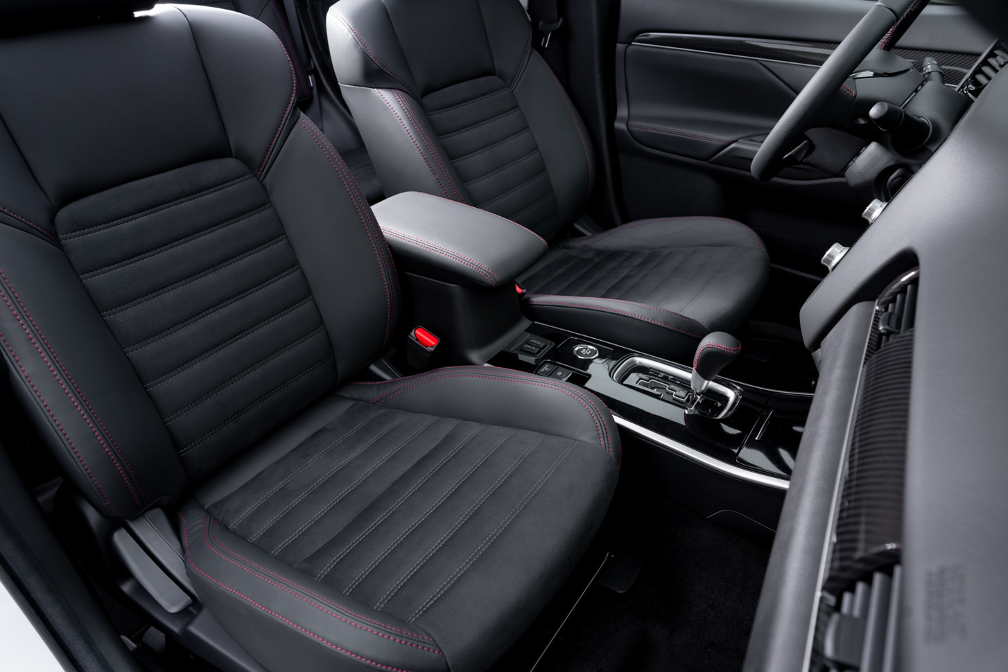 Обновленный Mitsubishi Outlander Обновленный Mitsubishi Outlander