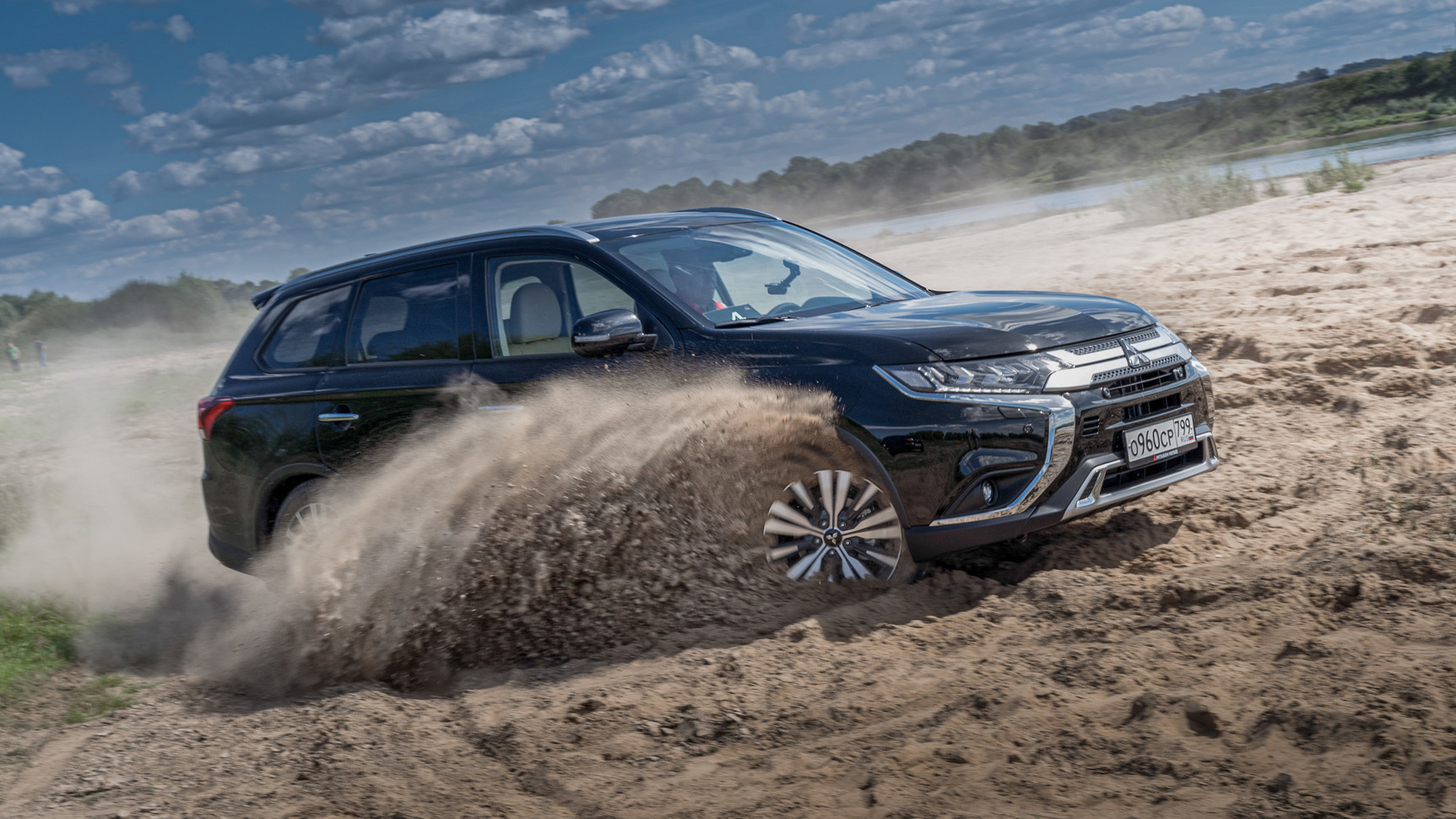 Обновленный Mitsubishi Outlander Обновленный Mitsubishi Outlander